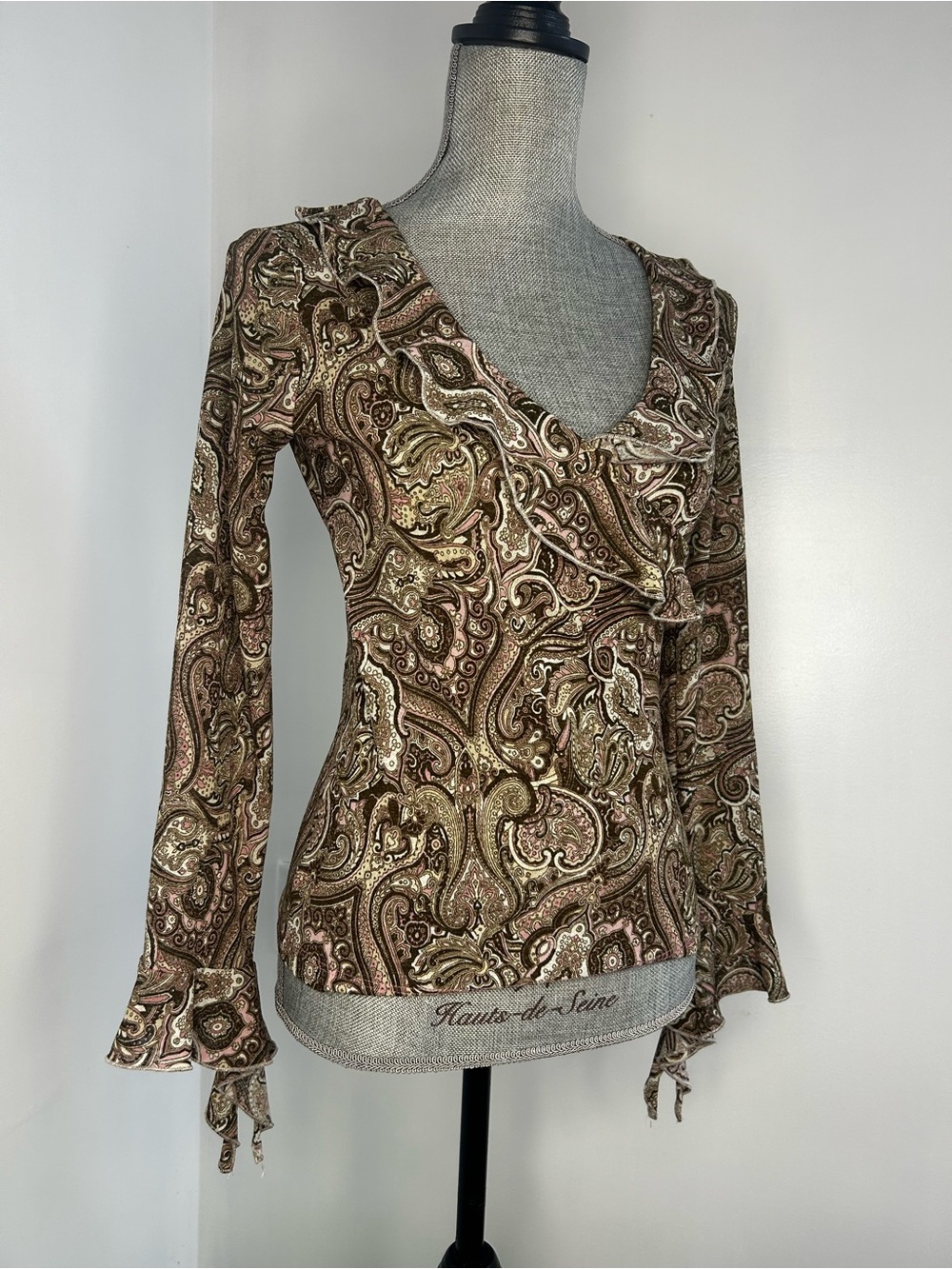 Paisley V-Neck Long flowy Sleeve Top in Brown and pink with ruffle y2k bratz - Picture 8 of 8